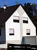 Stuckateur Pfitzenmaier - Fassadensanierung - Farbzgestaltung 2 nachher Detailansicht
